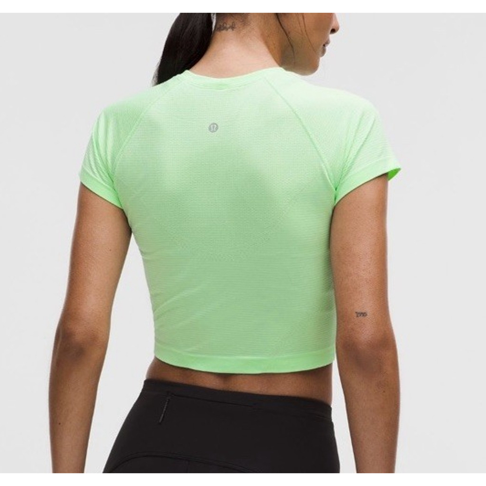 LULULEMON SWIFTLY TECH CROPPED SHORT SLEEVE SHIRT SIZE 2 CITRA LIME COLOR PTP 12